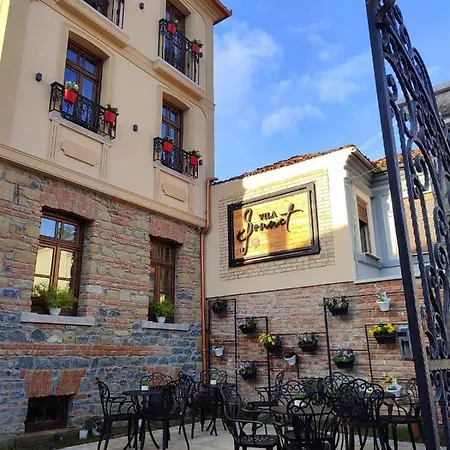 Sonnet Hotel *
